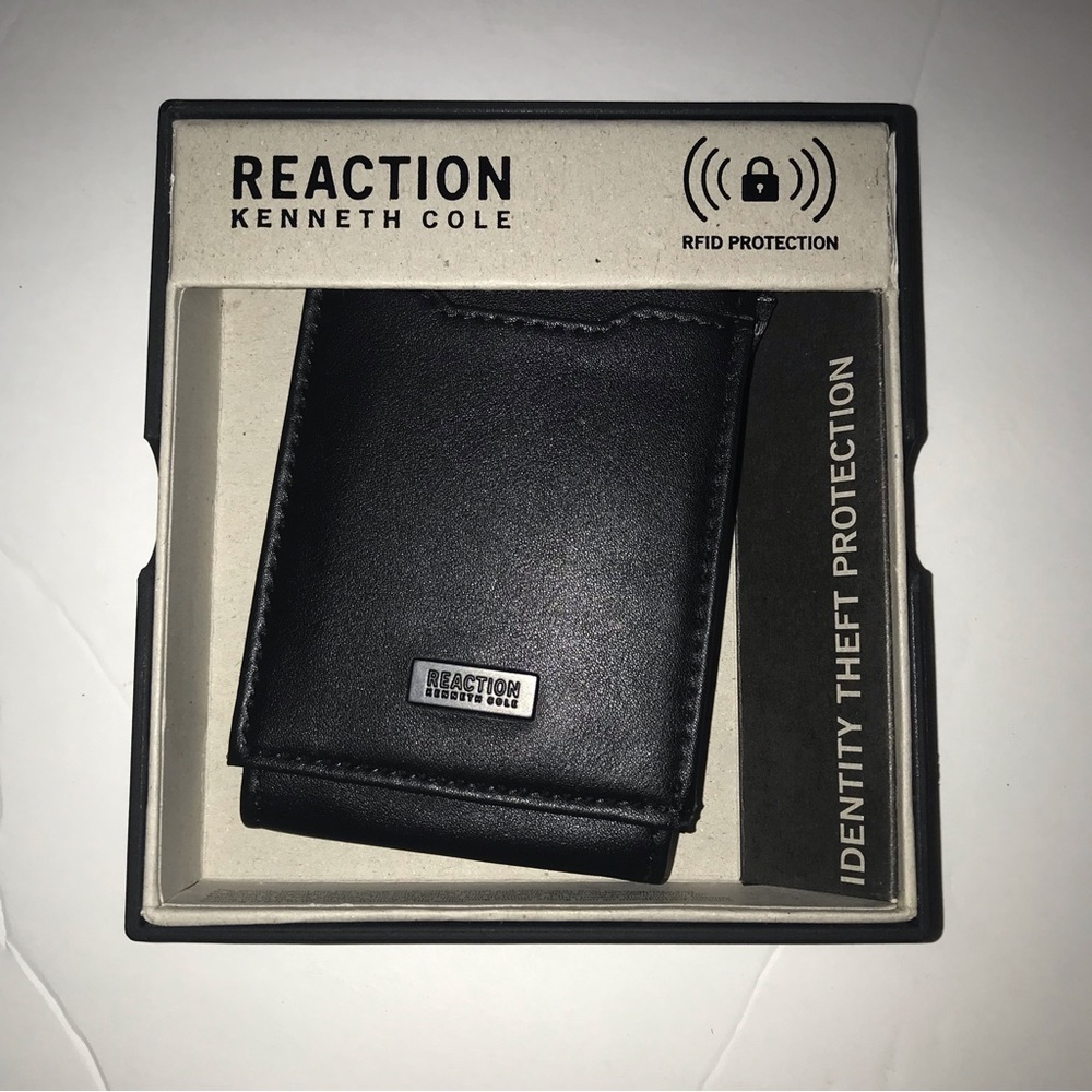 Reaction Kenneth Cole mens RFID wallet